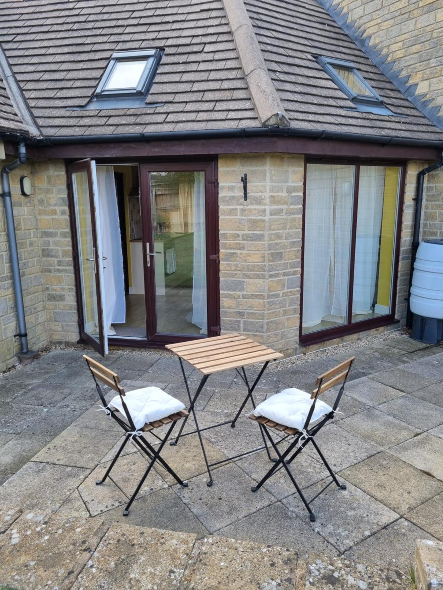 A Quiet Gem Just Outside Oundle Apartment Bagian luar foto