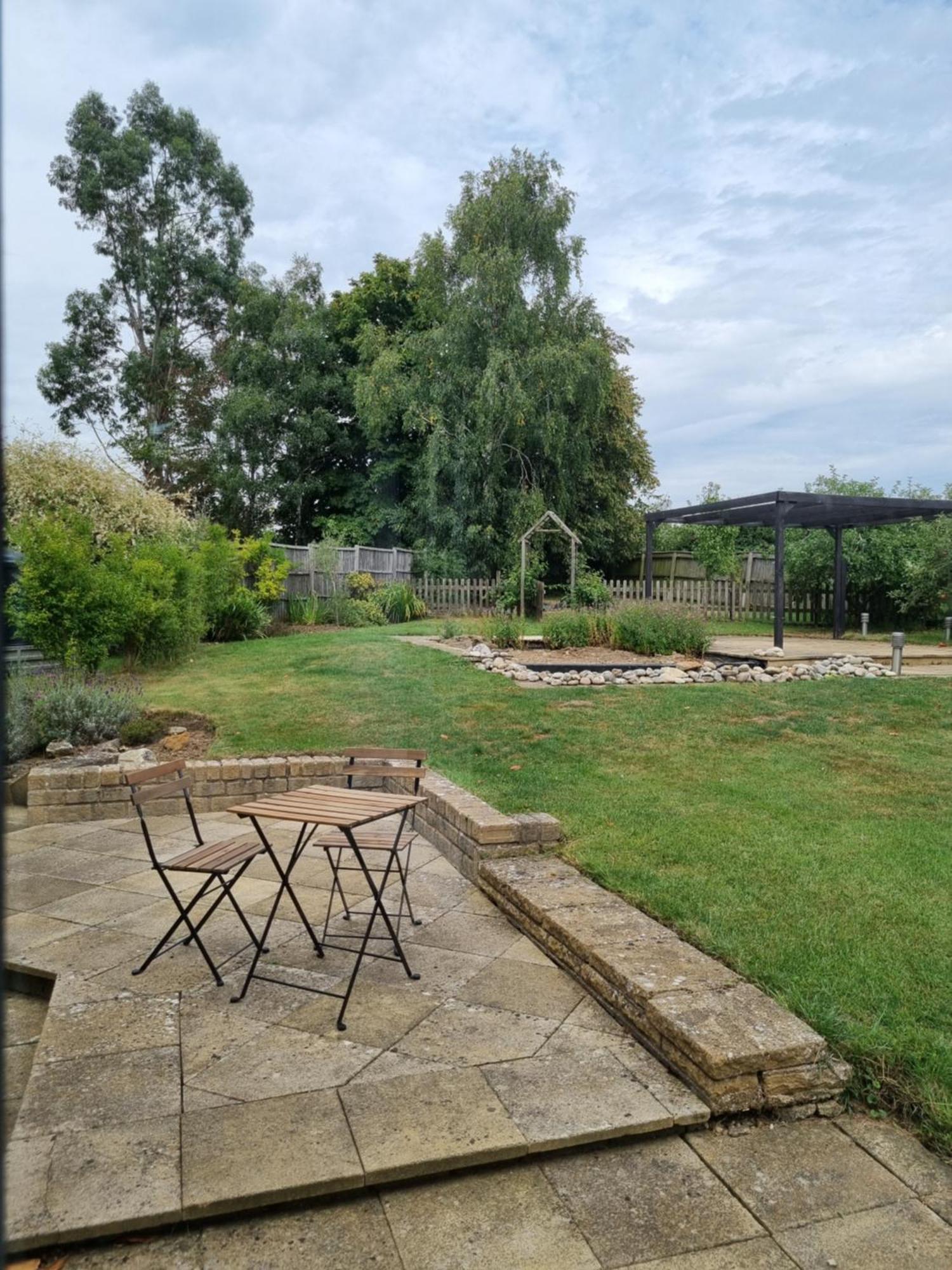 A Quiet Gem Just Outside Oundle Apartment Bagian luar foto